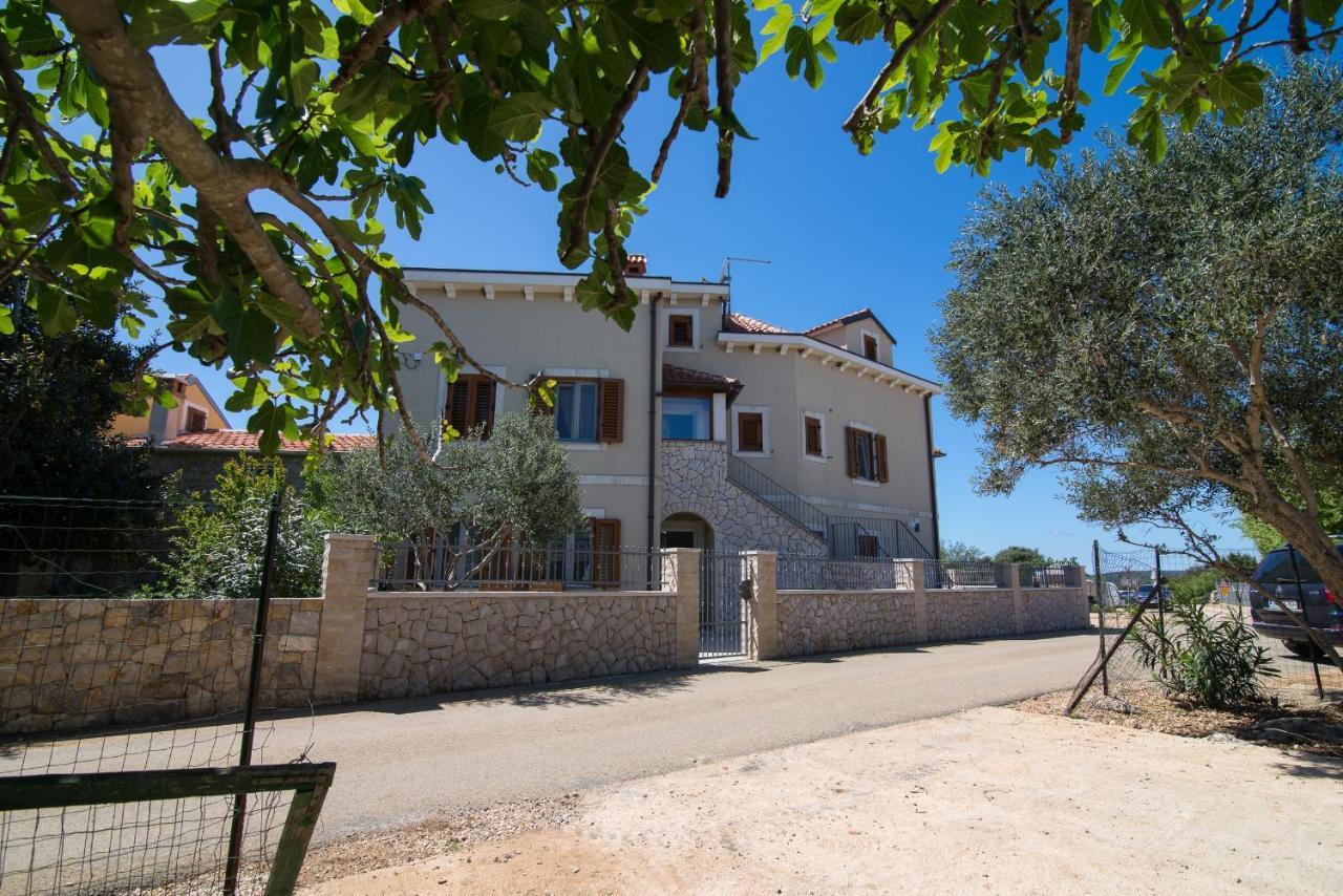 Apartments With A Parking Space Punta Kriza, Cres - 8082 Exteriér fotografie